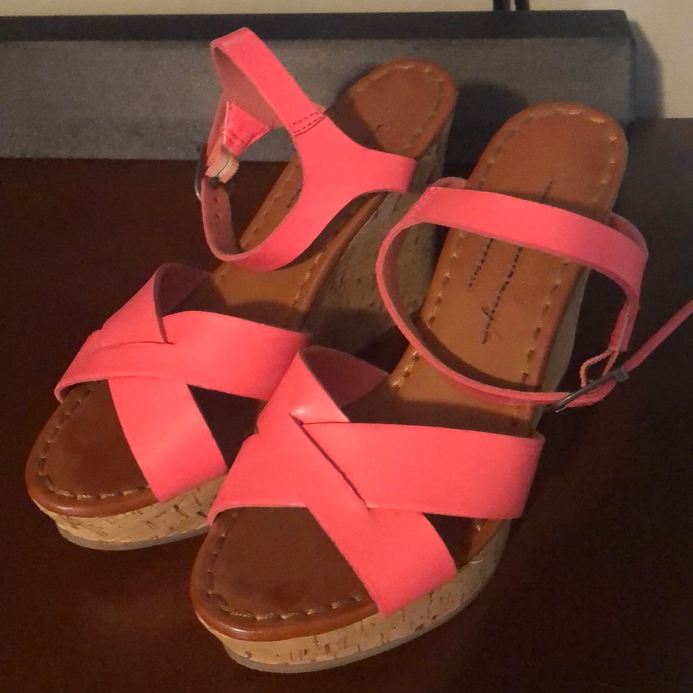 Hot pink Wedges
